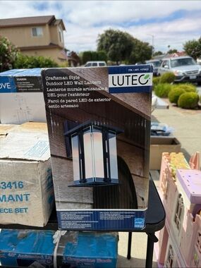 Craftsman Style Outdoor LED Wall Lantern in Black